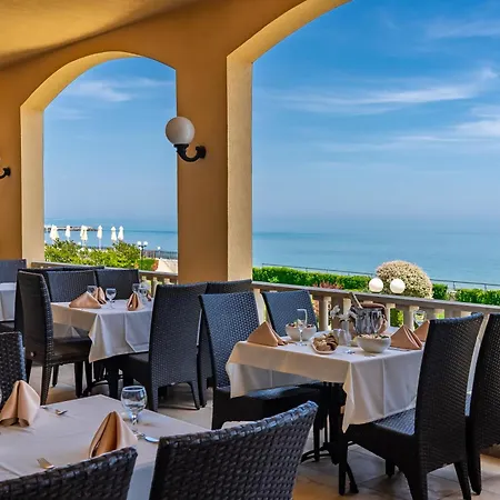 Hvd Riviera Beach Ultra All Inclusive & Mineral Pool - Private Beach & Free Parking-3